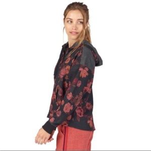 Burton Women’s size Large Luxemore Wildflower Zip Up Hoodie